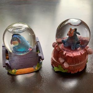 Eyeore Disney snowglobes